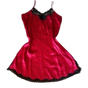 Vintage lingerie nighty size medium red black pinstripe lace